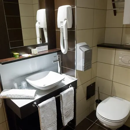 Logis - Restaurant فندق 3*