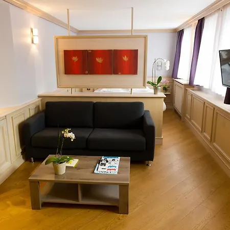 فندق Logis - Restaurant 3*