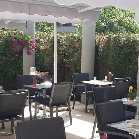 Hotel Logis - Restaurant 3*