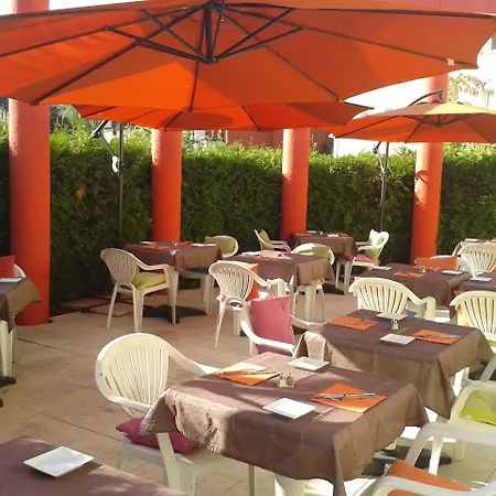 فندق Logis - Restaurant دوديلانج