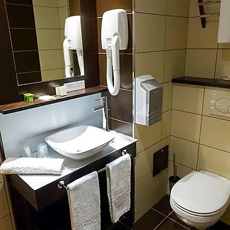 Отель Logis - Restaurant Дюделанж