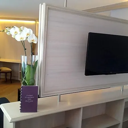 Logis - Restaurant Отель