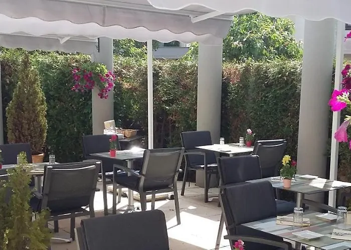 Hotel Logis - Restaurant 3*