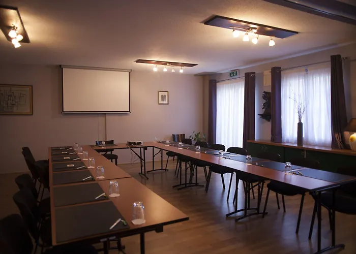 Hotel Logis - Restaurant 3*