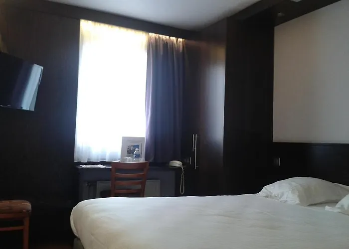 Hotel Logis - Restaurant 3*